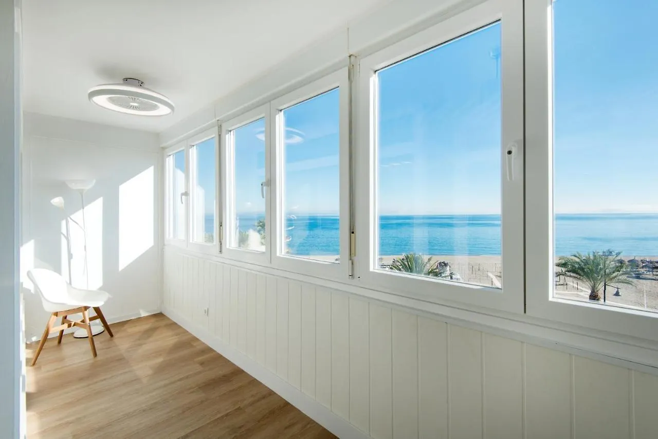Apartment Magic Of The Ocean, Front Line Beach In Playamar-Parking, Sea Views, Pool, Tenis, Paddle, Wifi And Aircon Torremolinos