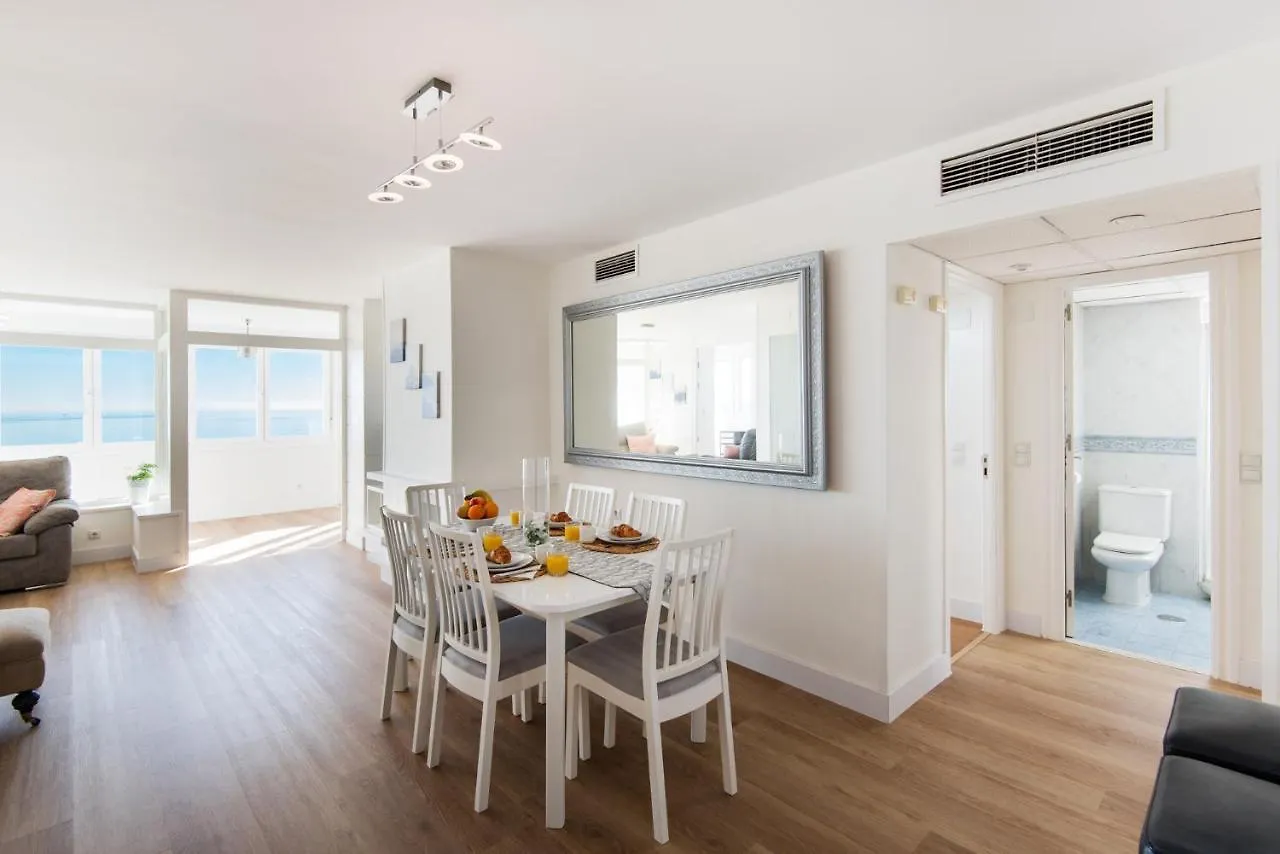 Magic Of The Ocean, Front Line Beach In Playamar-Parking, Sea Views, Pool, Tenis, Paddle, Wifi And Aircon 토레몰리노스 아파트