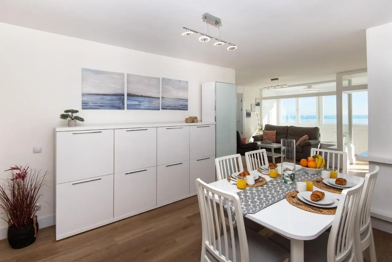 Apartment Magic Of The Ocean, Front Line Beach In Playamar-Parking, Sea Views, Pool, Tenis, Paddle, Wifi And Aircon Torremolinos