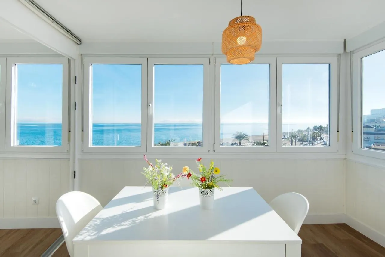 Magic Of The Ocean, Front Line Beach In Playamar-Parking, Sea Views, Pool, Tenis, Paddle, Wifi And Aircon 토레몰리노스 아파트