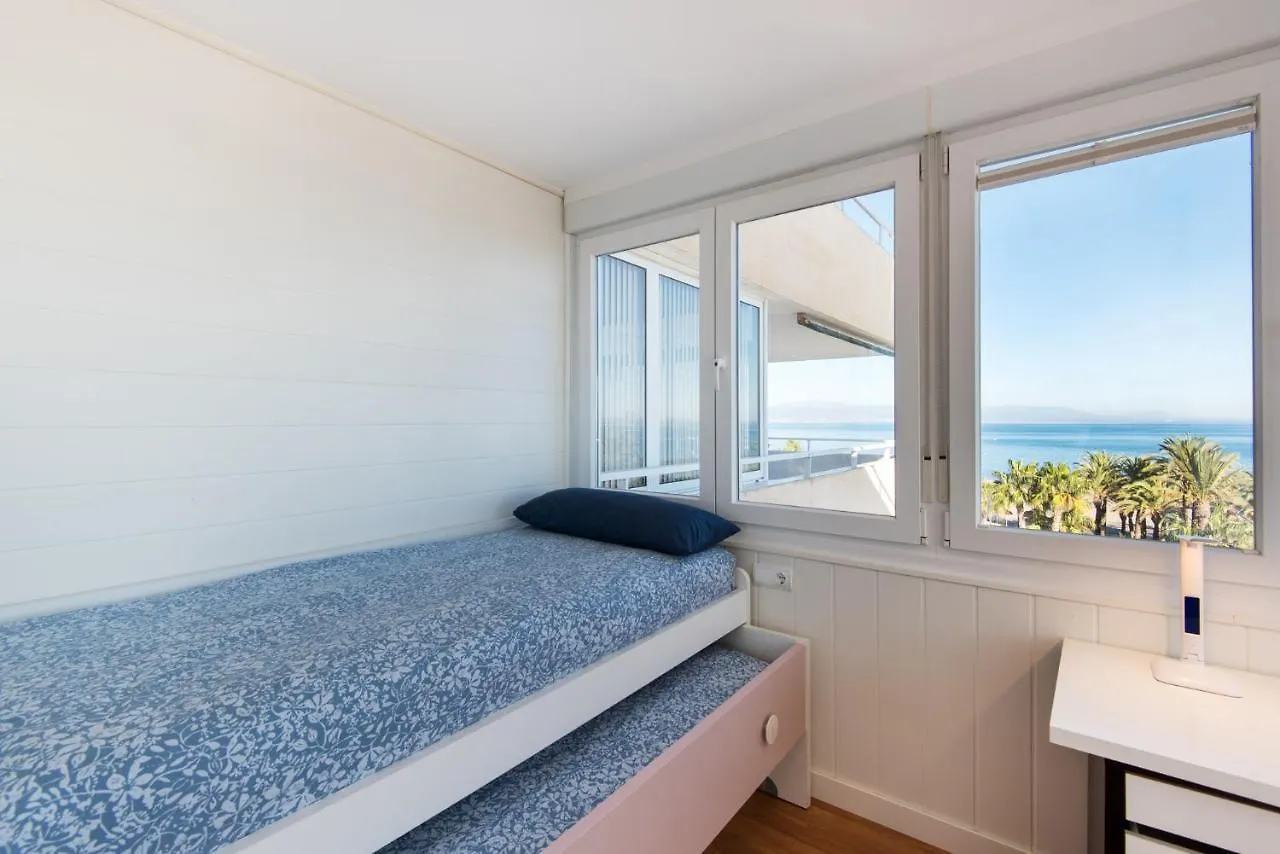 Apartment Magic Of The Ocean, Front Line Beach In Playamar-Parking, Sea Views, Pool, Tenis, Paddle, Wifi And Aircon Torremolinos