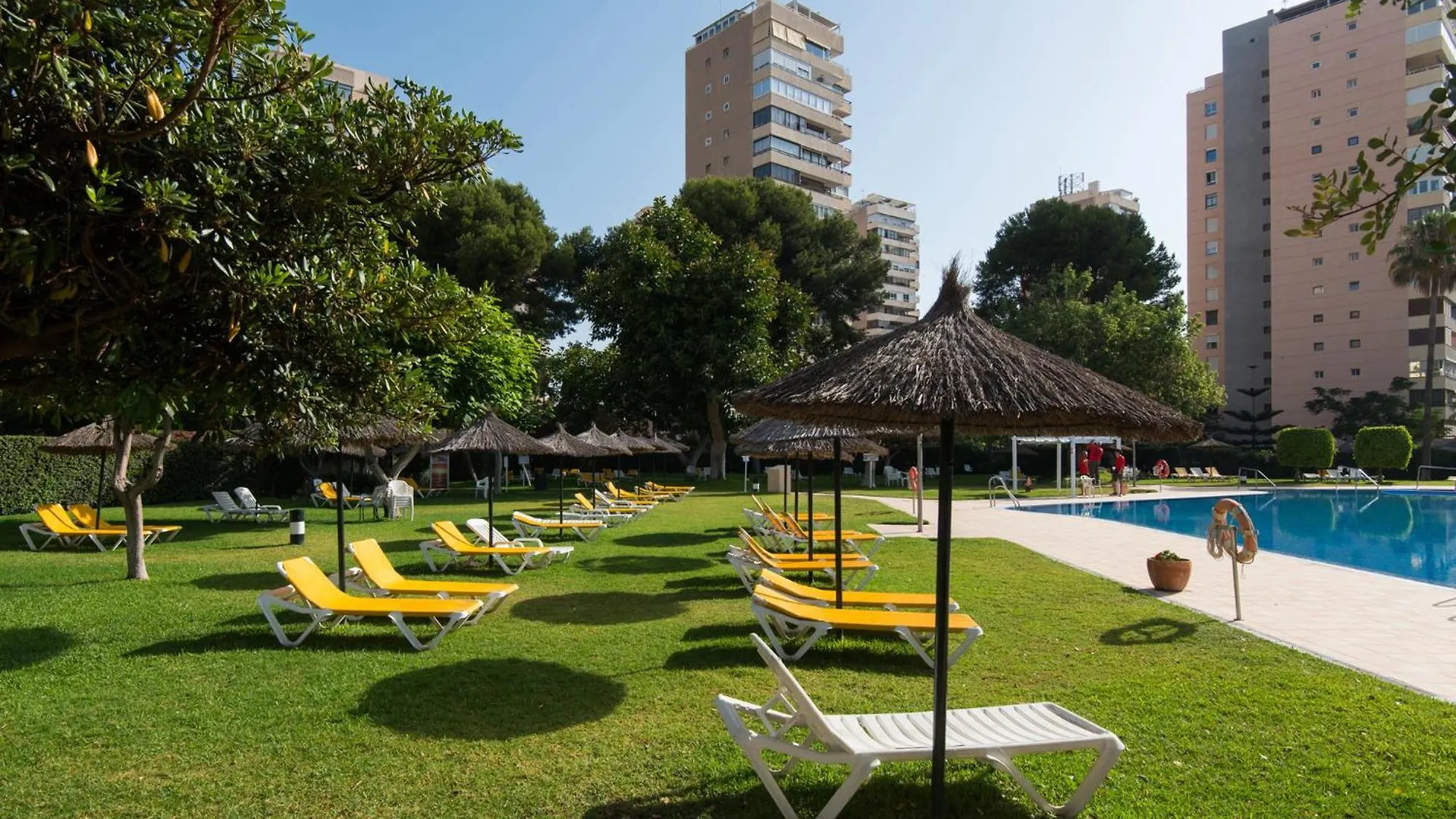 Apartment Magic Of The Ocean, Front Line Beach In Playamar-Parking, Sea Views, Pool, Tenis, Paddle, Wifi And Aircon Torremolinos