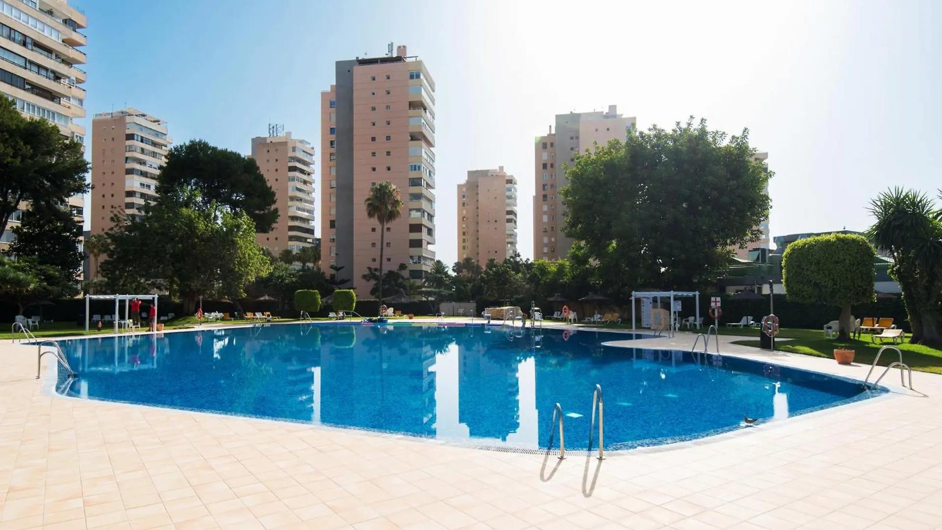 Magic Of The Ocean, Front Line Beach In Playamar-Parking, Sea Views, Pool, Tenis, Paddle, Wifi And Aircon Torremolinos 0*,